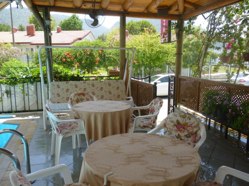 Cicek Hotel & Apartments Фетие Екстериор снимка